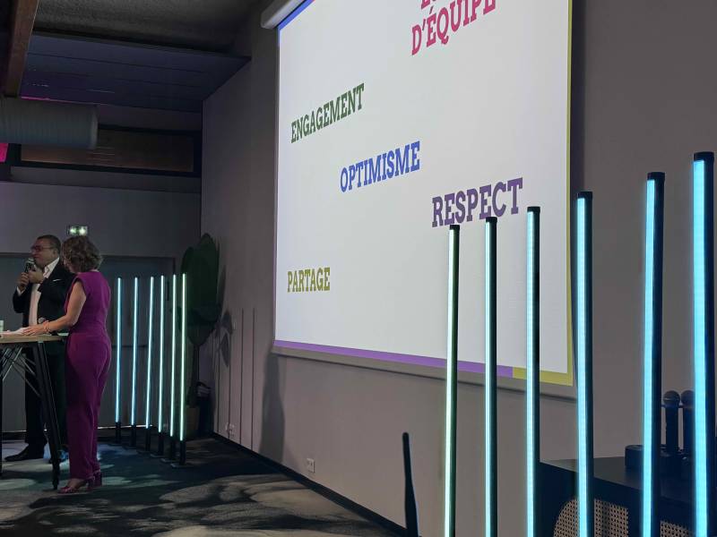 Tubes lumineux déco scène 01