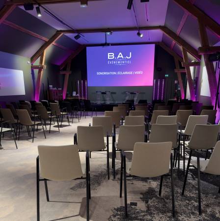 Notre zone d'activité pour ce service Installation ponctuelle de projecteurs LED et faisceaux laser pour théâtre, spectacle ou mise en scène immersive